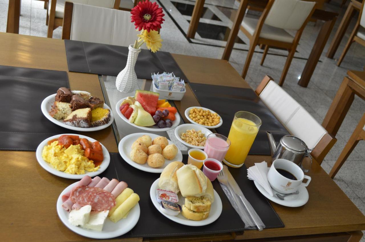 Constantino Hotel E Eventos Juiz de Fora Exterior photo A typical continental breakfast