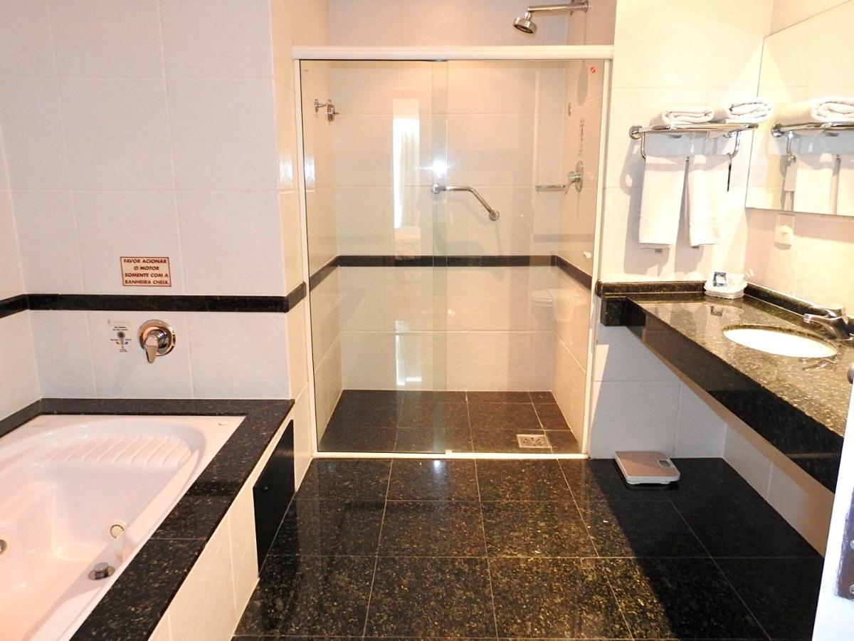 Constantino Hotel E Eventos Juiz de Fora Exterior photo A shower cubicle
