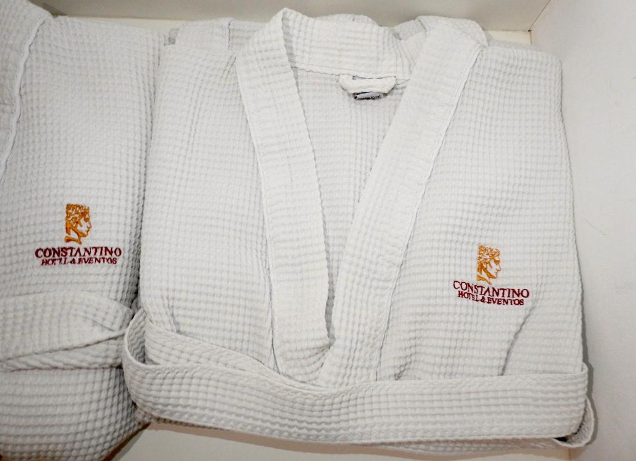 Constantino Hotel E Eventos Juiz de Fora Exterior photo A waffle bathrobe